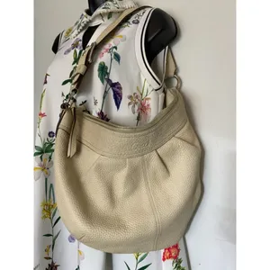 COACH Women's Large Tan Leather Shoulder Bag thumbnail 9