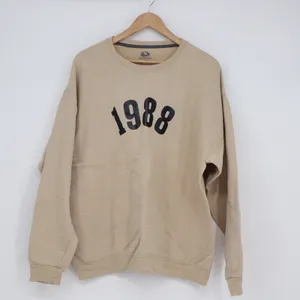 Fruit of the Loom 1988 Graphic Crewneck Sweatshirt Tan Beige XL Pullover thumbnail 2