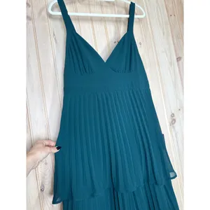 NWT Lulus Luxe Perfection Emerald Green Pleated Tiered Backless Maxi Dress Sz XL thumbnail 4