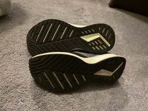 Brooks Levitate Shoes Running thumbnail 2