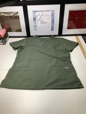FIGS Casma Three Pocket Medical Scrub Top Olive Green V Neck Women’s Size XS EUC thumbnail 2
