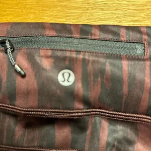 Lululemon Speed Tight IV Painted Animal Bordeaux Drama Black / Black 10 thumbnail 9