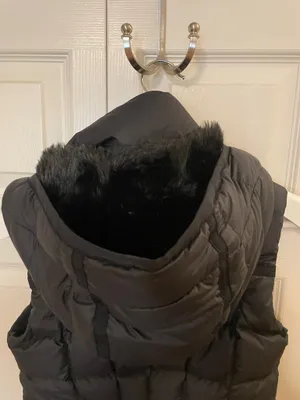 Athleta Women’s Black CYA Downieville Puffer Vest Goose Down Faux Fur Hood XXS thumbnail 5