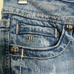 Miss Me Womens Bootcut Low Rise Distressed Jeans 29 Fleur De Lis Jean Y2K thumbnail 12