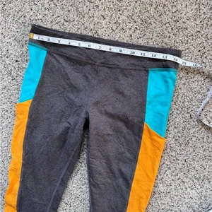 Alo Yoga‎ Ascendant Legging in Colorblock Stormy Heather/Aqua/Flame Small/Medium thumbnail 5