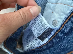 Levi’s Shorts Denim High-Rise Distressed thumbnail 6