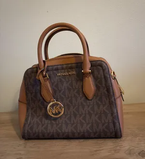 Michael Kors Purse thumbnail 1