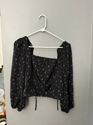 TJ Maxx Levi’s Top thumbnail 2