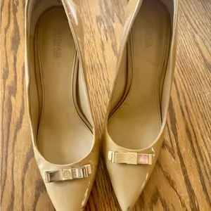 Michael Kors Elegant Beige Stiletto Heels thumbnail 2