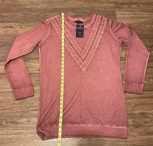 NWT Long Sleeve Vintage Wash Sweater With Brass River Detail Mauve Large thumbnail 8