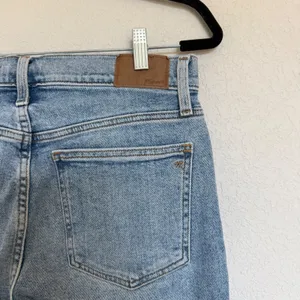 Madewell The Perfect Vintage Straight Jeans Light Wash Denim Button Fly Size 29 thumbnail 3