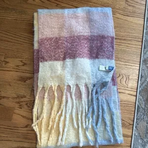 Lucky Brand Mismatched, Brandon, Old Navy, beanie and scarf winter set thumbnail 3