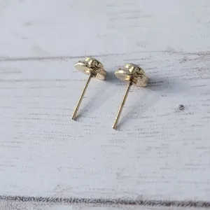 Vintage Stud Earrings 0.25" Dainty Gold Tone Halo Blue Center - Fair Condition thumbnail 5