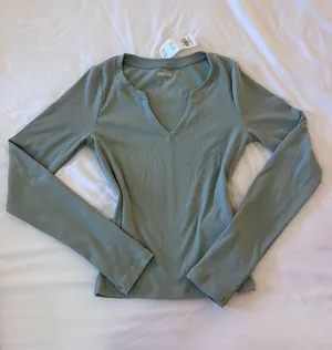 Hollister Long Sleeve Top thumbnail 1