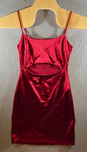 1300 | NWT Lulus Red‎ Satin Cutout Bodycon Holiday Cocktail Mini Dress Womens M thumbnail 1