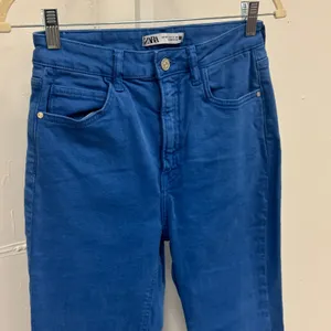 Zara High Waisted‎ Skinny Jeans Cobalt Blue Raw Hem Side Slit Women's Size 4 W26 thumbnail 6
