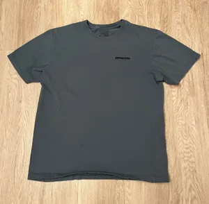 patagonia shirt  thumbnail 1