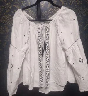 World Market Embroidered White Bohemian Top thumbnail 1