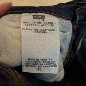 Levi’s 512 Perfectly Slimming Bermuda Length Denim Jean Shorts Size 10 thumbnail 6