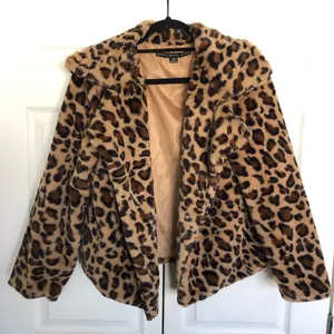 HYFVE Leopard Faux Fur Jacket Size S thumbnail 2