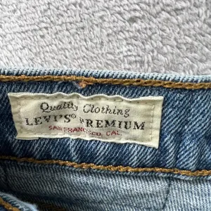 Levi's Premium Ribcage Straight Jeans‎ Size 29 High Rise Distressed Knee Denim thumbnail 5