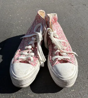 Converse Hightop floral spring womens size 7 thumbnail 1
