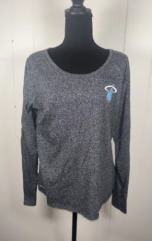 Nike NBA Miami‎ Heat Vice Nights Long Sleeve T-Shirt Hyper Elite Gray Xl Womens thumbnail 1