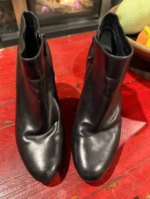 Via Spiga Black Leather Ankle Booties with Side Zip thumbnail 1