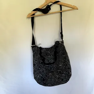 REI‎ lightweight handbag crossbody bag black white patterned adjustable handles thumbnail 7