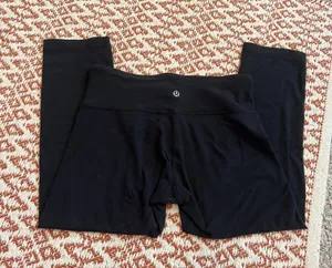 Lululemon Black Crop Leggings Size 6 thumbnail 2
