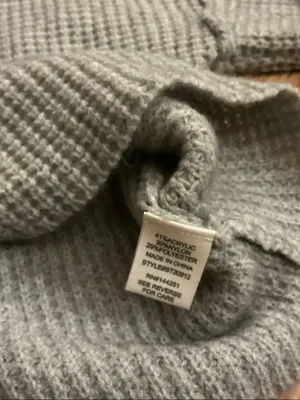 Moon & Madison Cozy Grey Waffle Knit Chunky Sweater Size Medium thumbnail 6