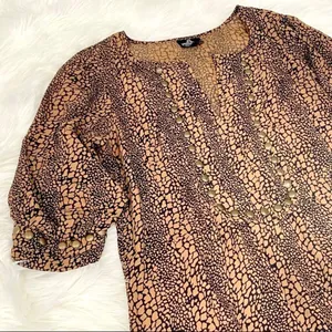 Angie Flowy Medium Shirt Studded bronze notched neck short‎ sleeve pebble print thumbnail 2