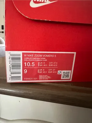 Women’s Nike Zoom Vomero 5 Size 10.5 thumbnail 3