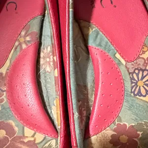 b.o.c. Red Floral Flats Size 9 thumbnail 3