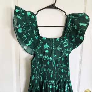 Hill House Akilah Midi Dress in Green Botanical thumbnail 4