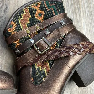 BKE/Buckle “Pluto” Bronze Ankle Boots with Patterned Fabric Size 8.5 thumbnail 4