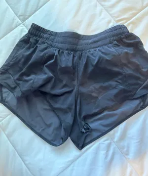 Black Lululemon Hotty Hot 2.5" thumbnail 1
