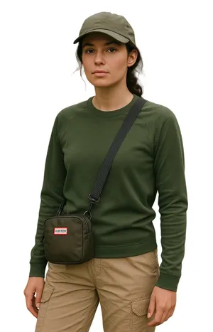 HUNTER Nylon Keeper Phone Pouch – Dark Olive – NWT thumbnail 1