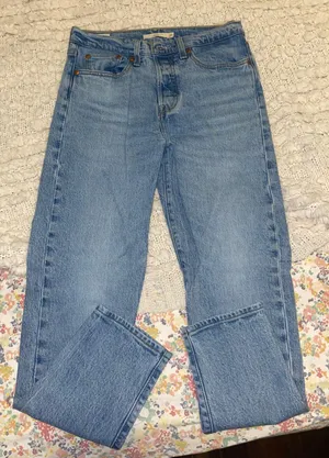 Levi's Wedgie Straight Jeans thumbnail 1