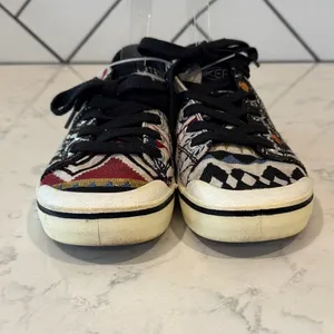 KEEN Elsa IV sneakers with a tribal Aztec indigenous patchwork pattern size 7 thumbnail 2