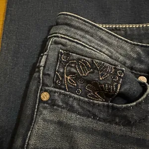 Shyanne embellished flare jeans size 27 women thumbnail 3