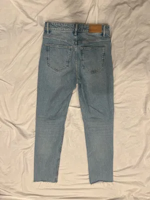 Zara Women's Light Blue Straight-Leg Jeans thumbnail 2