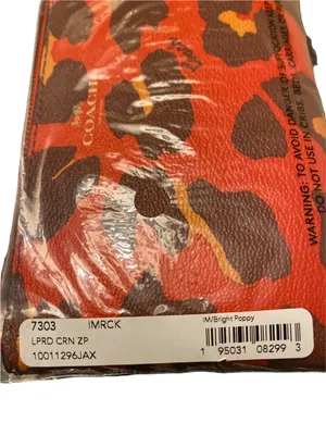 NWT  Corner Zip Wristlet With Leopard Print thumbnail 4
