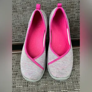 Comfy casual CROCS 🌺 thumbnail 2