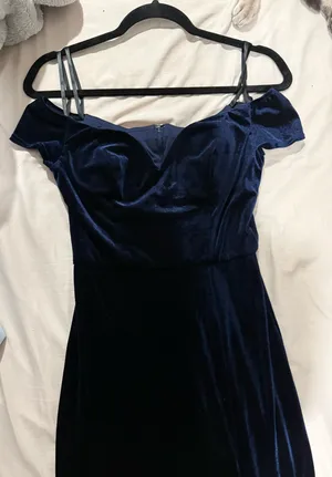 Windsor long velvet dress with side slit thumbnail 2