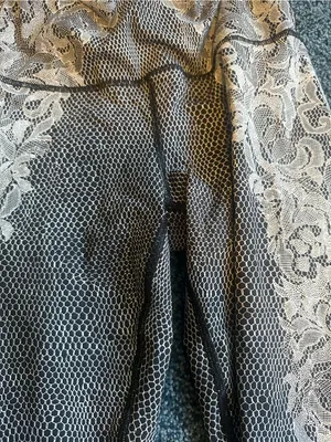 Lululemon Wunder Under Black & White Lace Nulux Leggings size 8 Excellent thumbnail 9