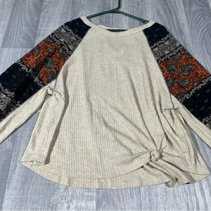 Daytrip Beige and Black Paisley Sleeve Top thumbnail 1