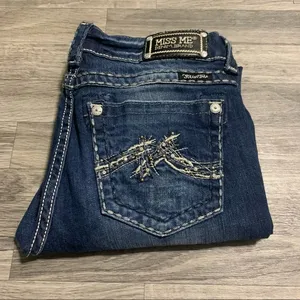 Miss Me Boyfriend Capri Jeans; 29 Women’s thumbnail 2