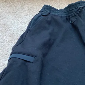Athleta New Triumph Hybrid‎ Wide Crop Large thumbnail 7