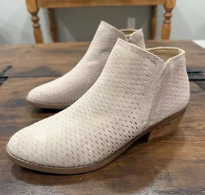 Lucky Brand Fabiana Booties Womens 8M Beige‎ Perforated Leather Ankle Boots Boho thumbnail 1
